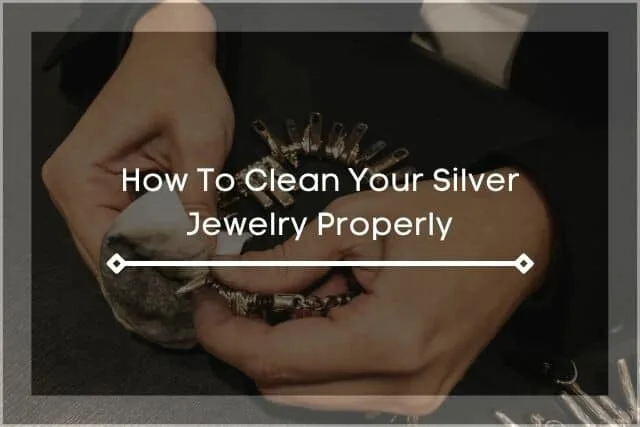 Wiping clean silver jewelry